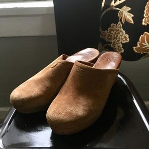 Ugg clogs size 11